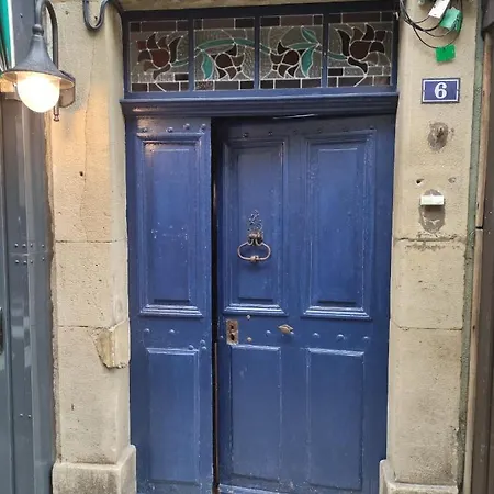 Grand De Charme Avec Parking Prive דירה *
