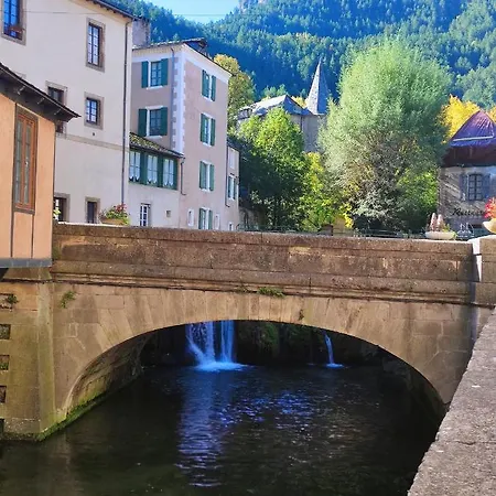 Grand De Charme Avec Parking Prive