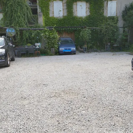 Grand De Charme Avec Parking Prive דירה