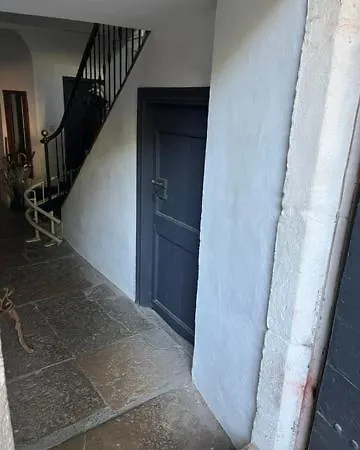 Grand De Charme Avec Parking Privé Apartamento