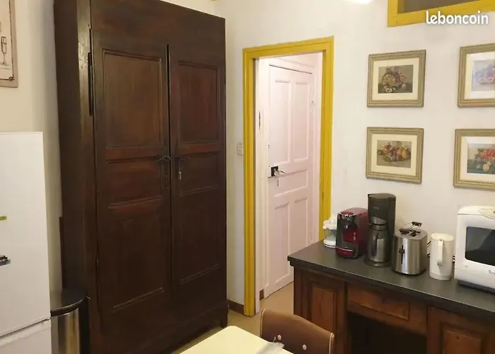 Grand De Charme Avec Parking Prive Apartment